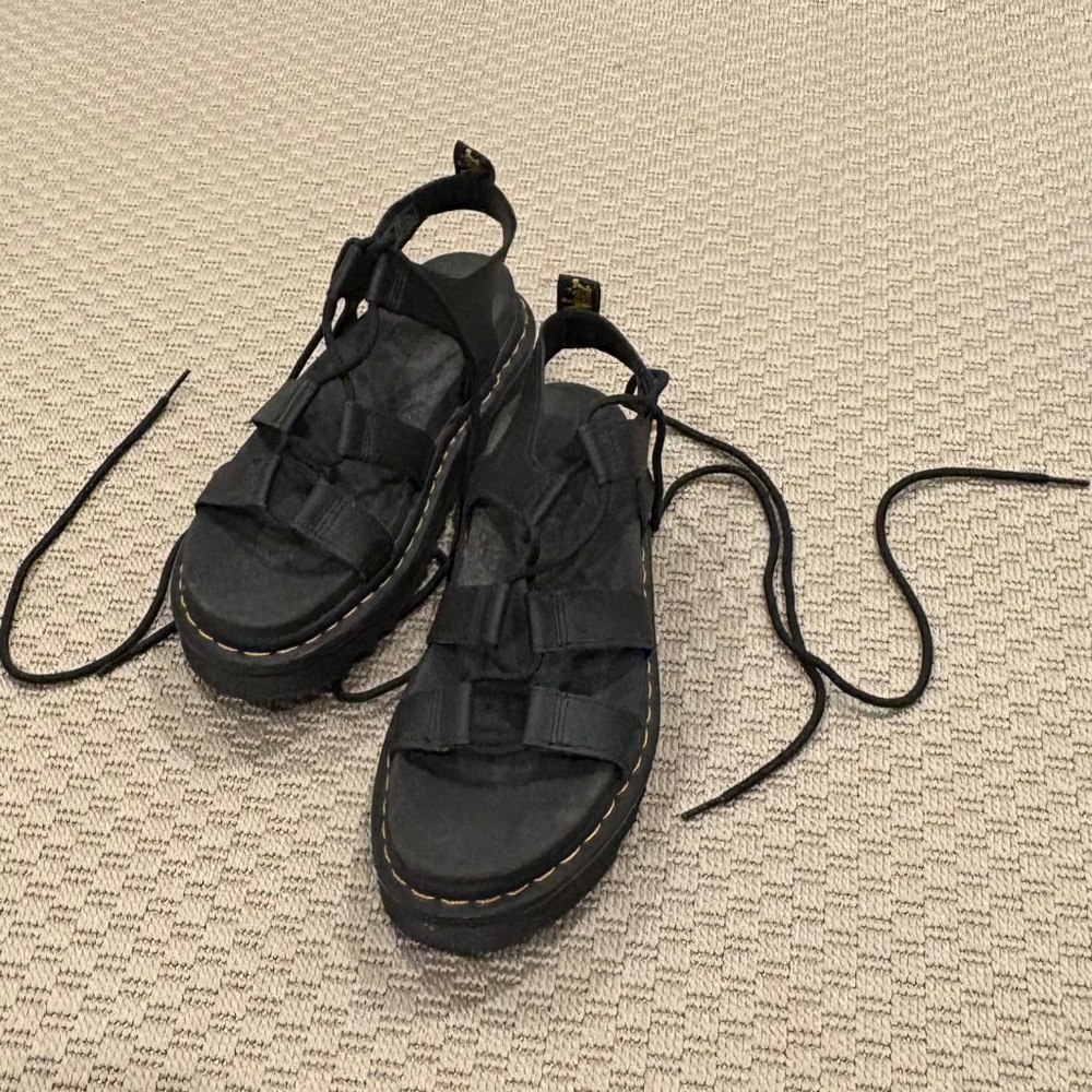 Doc Martens Nartilla Platform Sandal — Black — Size 10 — Sold out EVERYWHERE